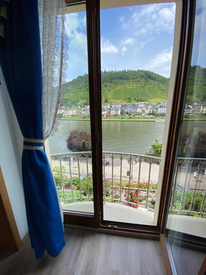 Holiday Apartment Mit Moselblick Im Moselhaus Cochem Luaran gambar