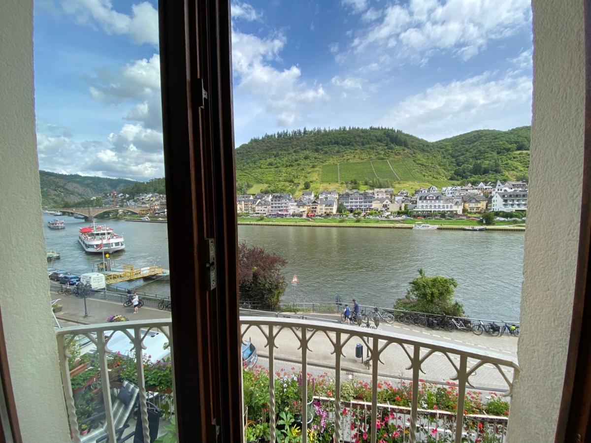 Holiday Apartment Mit Moselblick Im Moselhaus Cochem Luaran gambar