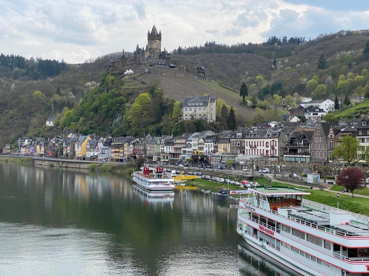 Holiday Apartment Mit Moselblick Im Moselhaus Cochem Luaran gambar