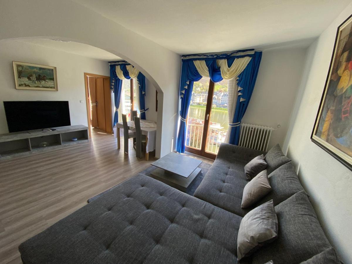 Holiday Apartment Mit Moselblick Im Moselhaus Cochem Luaran gambar