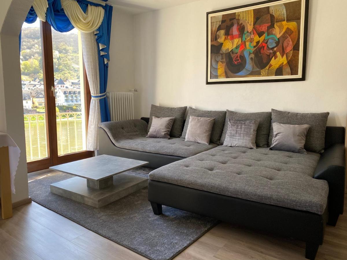 Holiday Apartment Mit Moselblick Im Moselhaus Cochem Luaran gambar