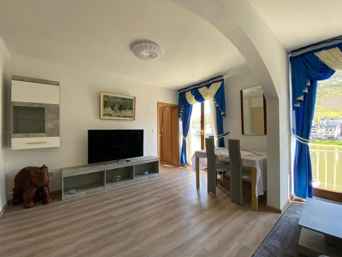Holiday Apartment Mit Moselblick Im Moselhaus Cochem Luaran gambar