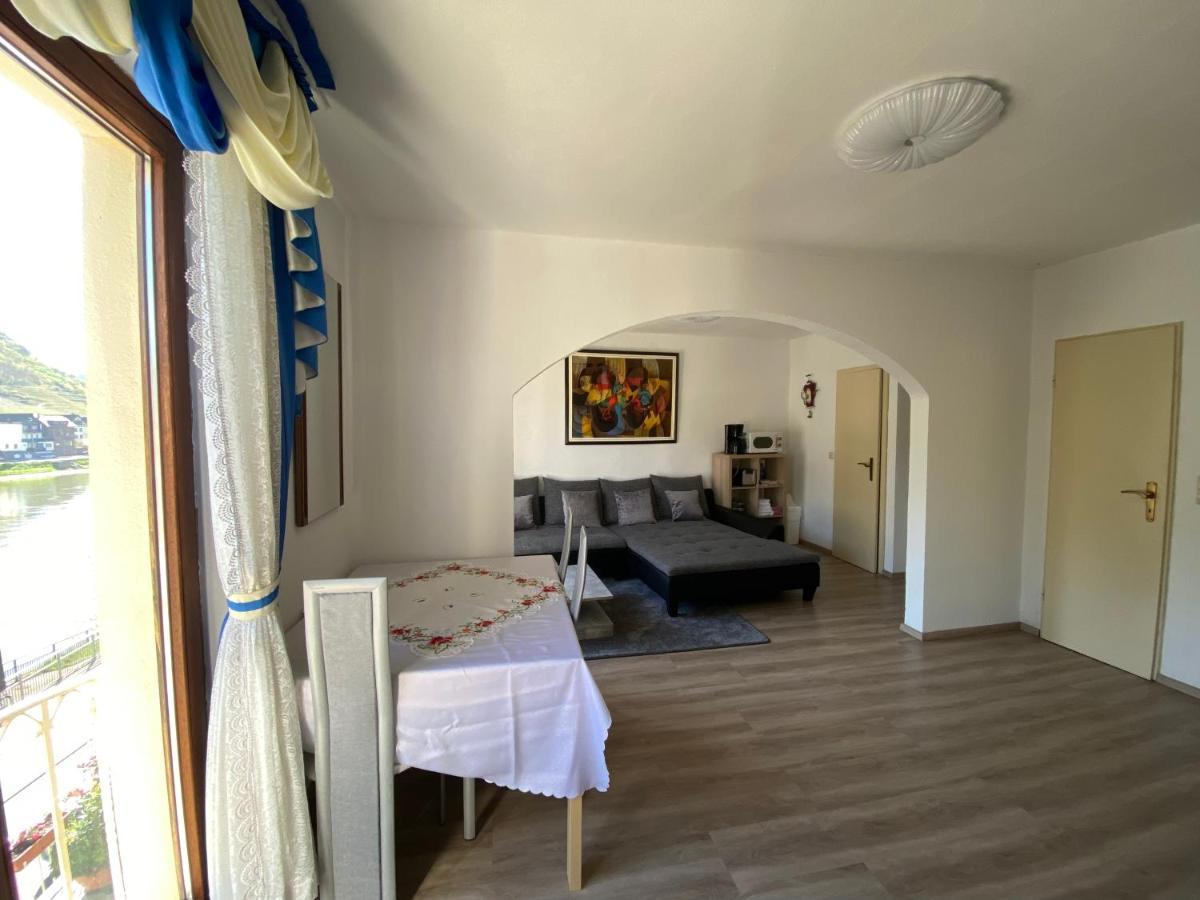Holiday Apartment Mit Moselblick Im Moselhaus Cochem Luaran gambar
