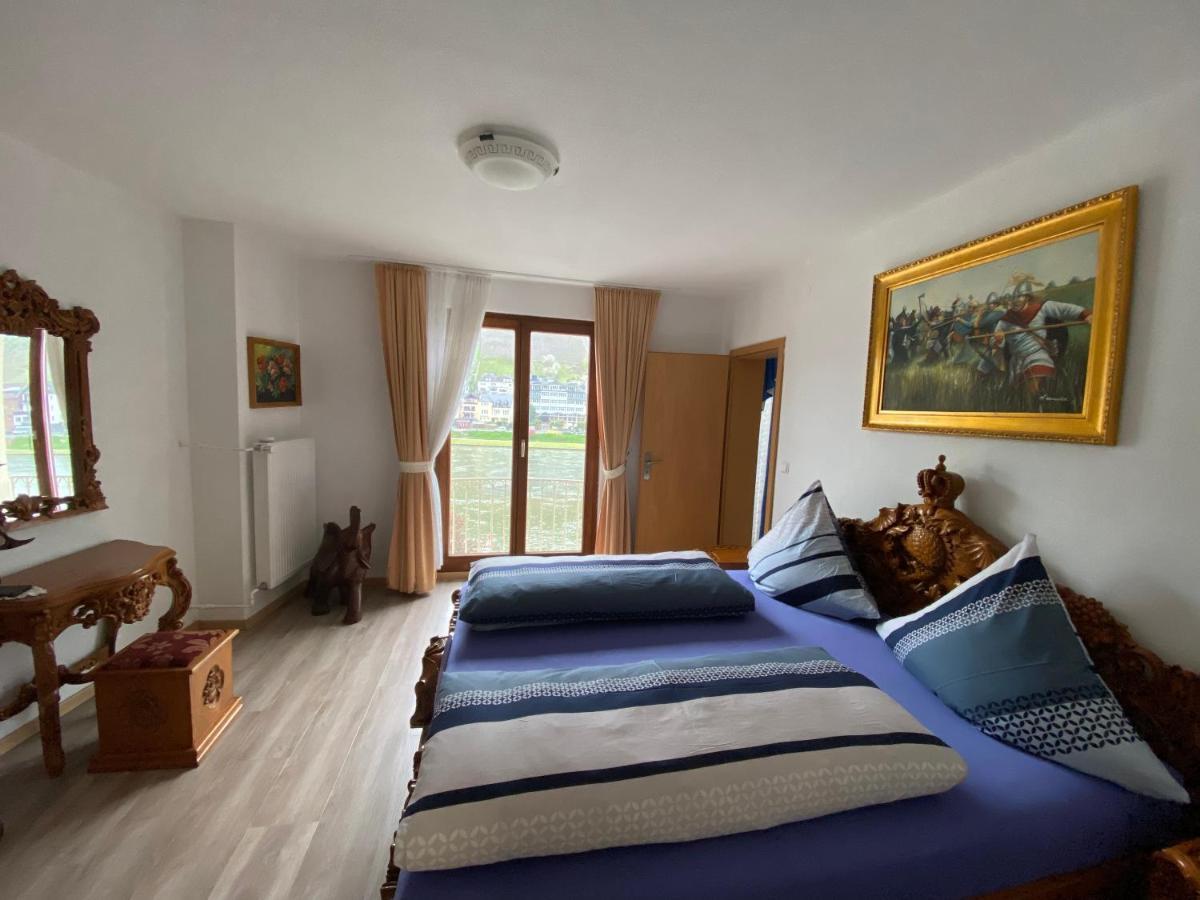 Holiday Apartment Mit Moselblick Im Moselhaus Cochem Luaran gambar